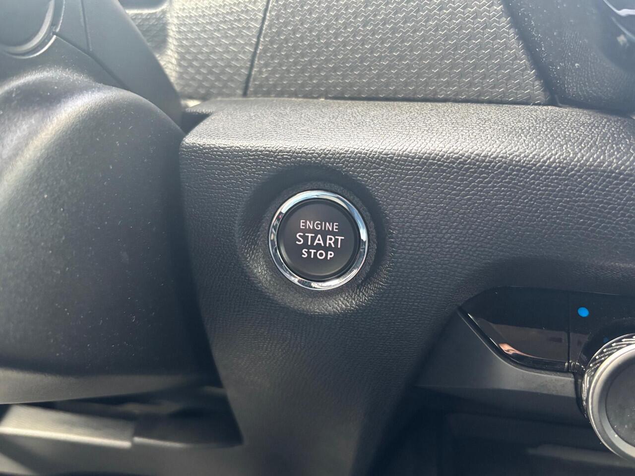 Citroen ë-C4 Shine 50 kWh SOH 96,7%! | Rijklaar geleverd incl 12 maanden BOVAG garantie! | OBC reeds vervangen! |