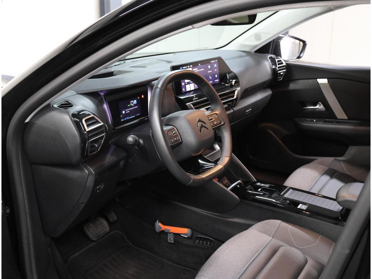 Citroen ë-C4 Max 54 kWh 156PK | ACCURAPPORT 96%| AppleCarPlay/AndroidAuto | Navigatie | Adaptive Cruise Control | Climate Control | Camera | LMV | LED | Armsteun | Isofix | Privacy Glass | Parkeersensoren |