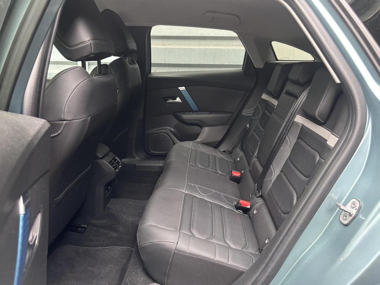 Citroen ë-C4 Shine EV 50kWh 136pk AUTOMAAT | UNIEKE KM-STAND! | LEDER | ADAPTIVE CRUISE | NAVI | STOEL+STUURVERW. | APPLE CARPLAY / ANDROID AUTO | CAMERA | CLIMA | DAB+