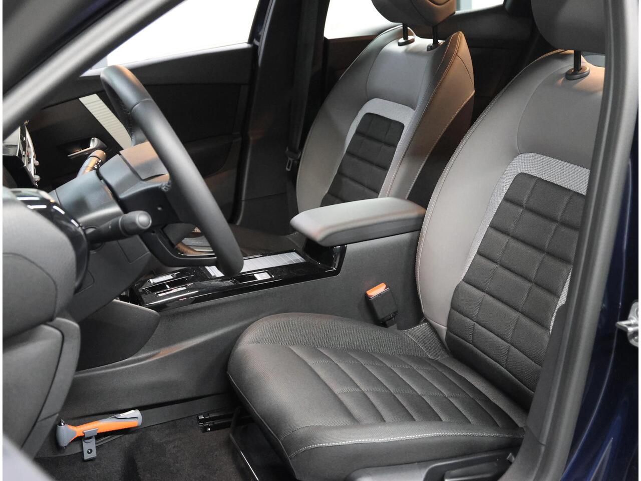 Citroen ë-C4 Business 156pk Extended range 54 kWh | Camera | Verwarmde Voorruit | CruiseControl | AppleCarPlay/AndroidAuto |