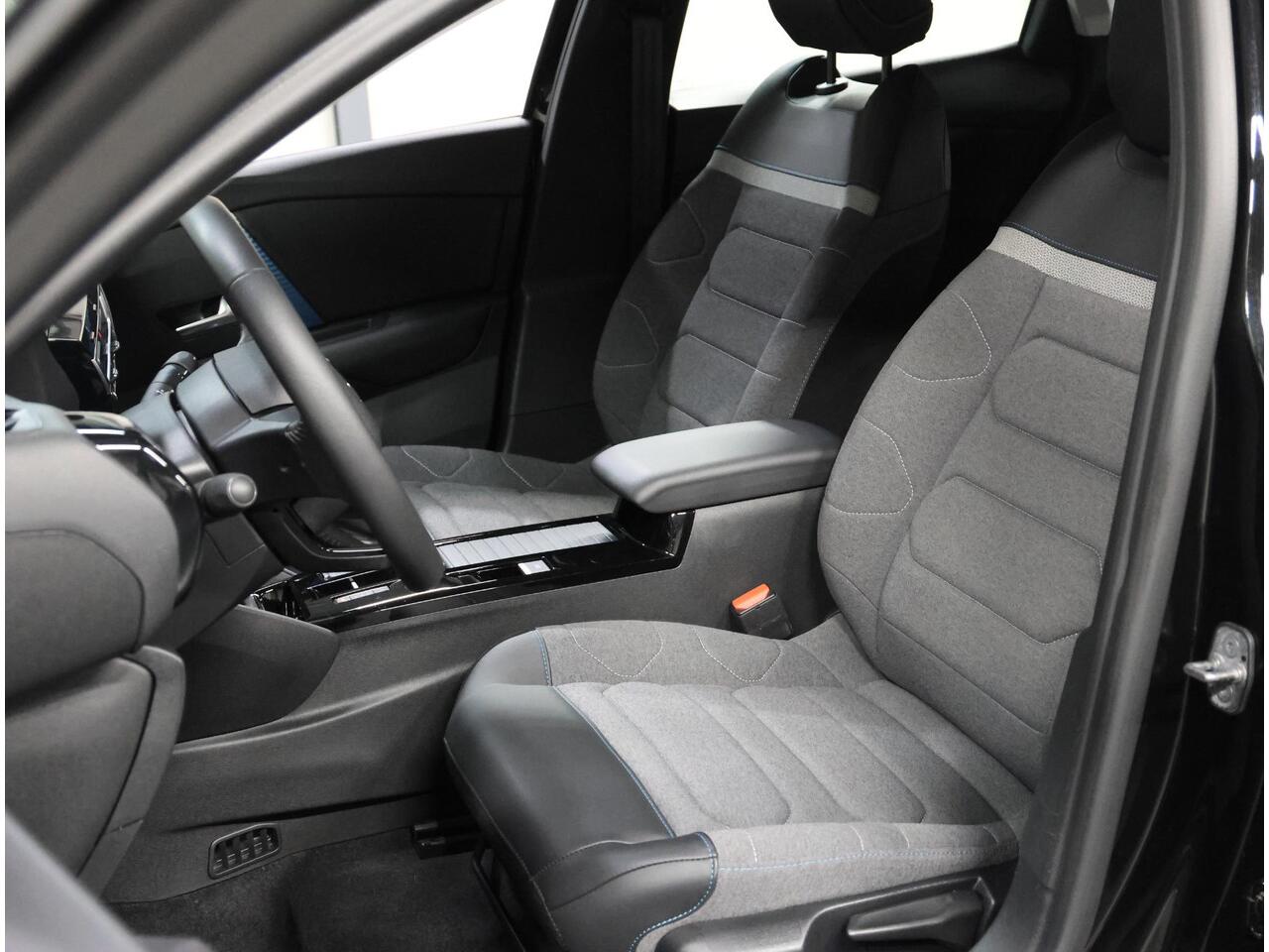 Citroen ë-C4 Feel Pack 50 kWh 136PK | ACCURAPPORT | AppleCarPlay/AndroidAuto | Navigatie | Cruise Control | Climate Control | Camera | LMV | LED | Armsteun | Isofix | Parkeersensoren |