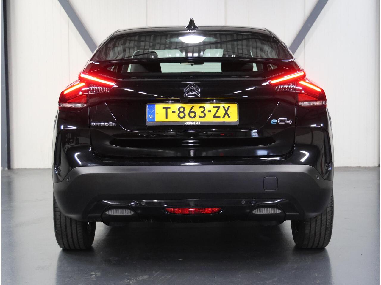 Citroen ë-C4 Feel Pack 50 kWh 136PK | ACCURAPPORT | AppleCarPlay/AndroidAuto | Navigatie | Cruise Control | Climate Control | Camera | LMV | LED | Armsteun | Isofix | Parkeersensoren |