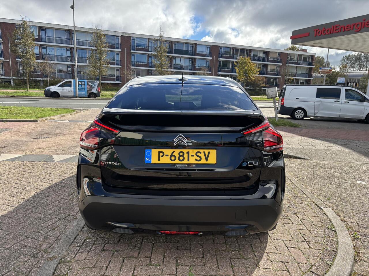 Citroen ë-C4 Feel Pack 50 kWh / ALL-IN RIJKLAARPRIJS /Adaptieve cruise controle/Stuurverwarming/Navi/Camera