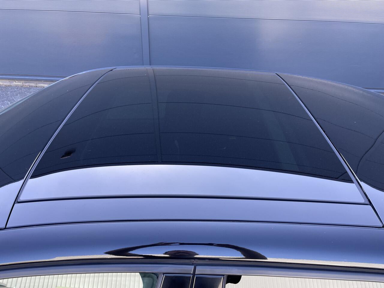 Citroen ë-C4 Shine Pack 50 kWh (Elektrisch Schuifdak - Stoelverwarming - Camera - Keyless Entry - Leder - 360gr Camera - Parkeersensoren V+A - Adaptieve Cruise Controle)