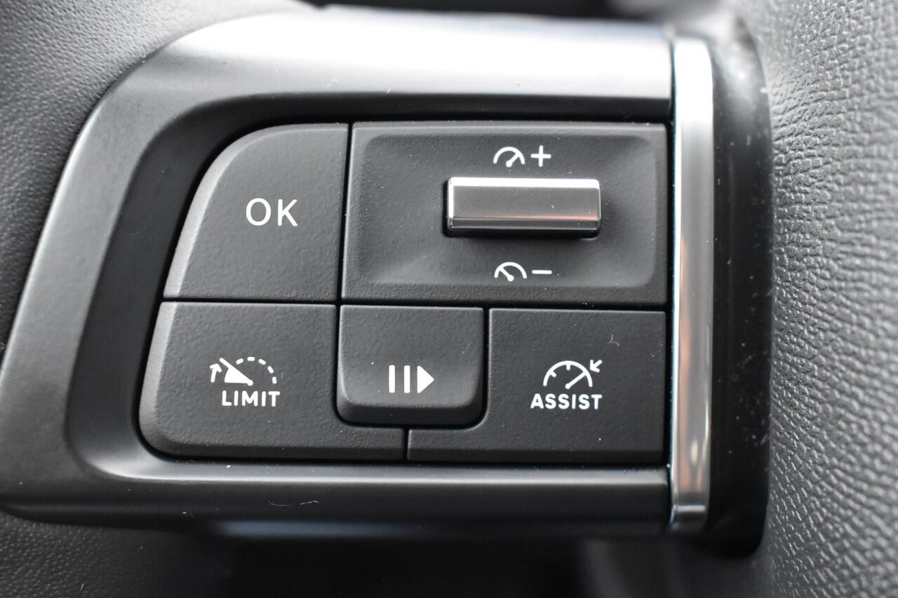 Citroen ë-C4 Feel Pack 50 kWh | Navigatie | Camera | Airco ECC | 4 seizoenenbanden | Aprkeersensoren | Carplay & Android Auto SOH 100% | Isofix bevestigingspunten | Zeer compleet!