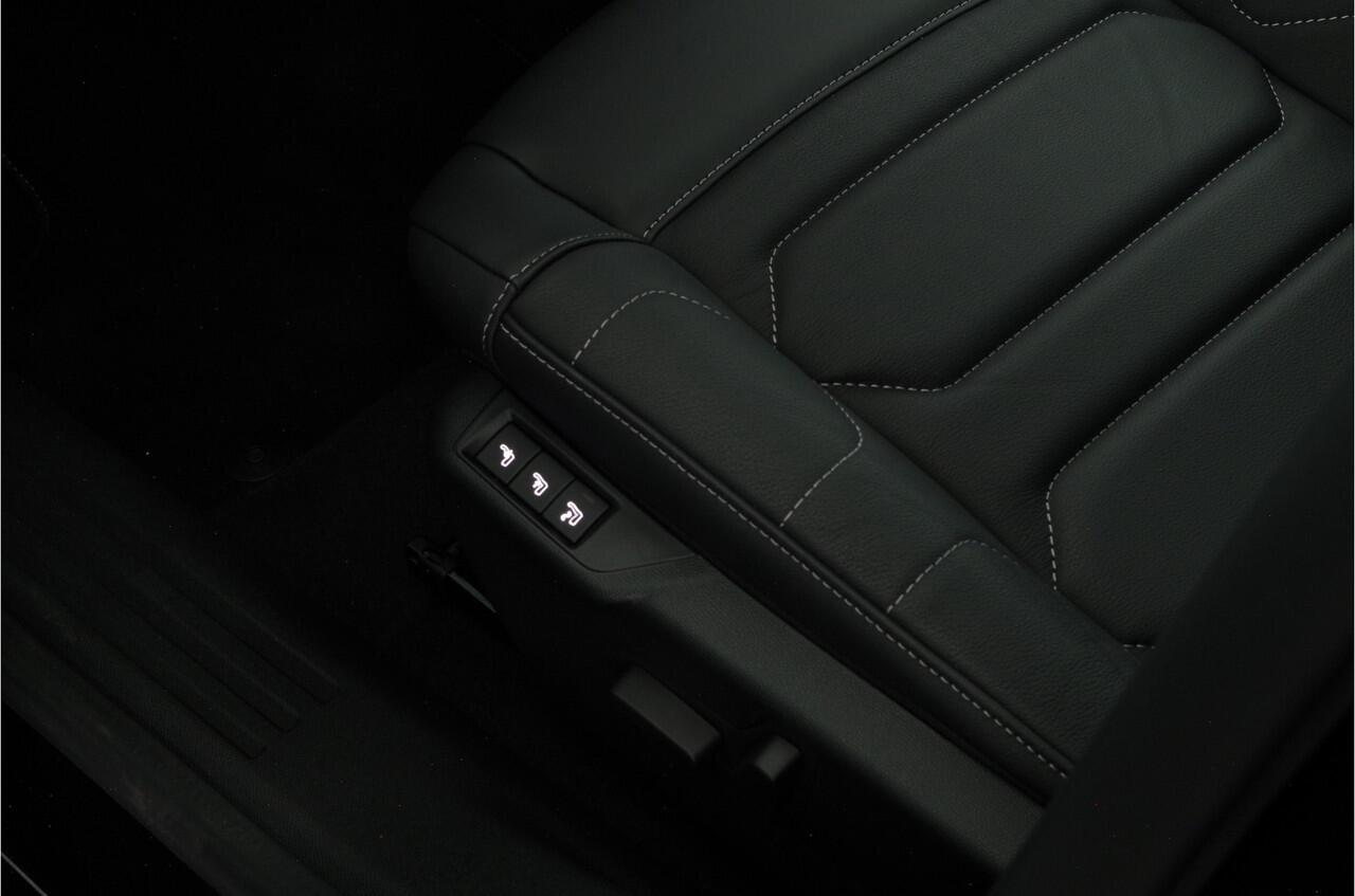 Citroen ë-C4 Shine 50kWh 3- fase | Camera | Navigatie | Adaptive Cruise Control | Pano | Camera | Navigatie | Adaptive Cruise Control | Pano