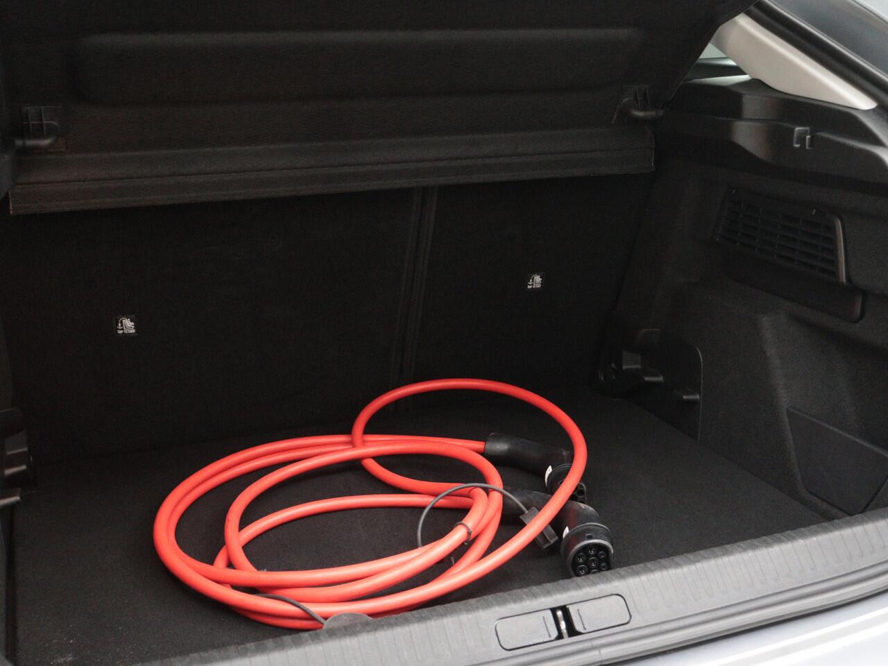 Citroen ë-C4 Feel Pack 50 kWh | Rijklaar | Parkeersensoren achter | Camera achter | Apple carplay / Android auto |