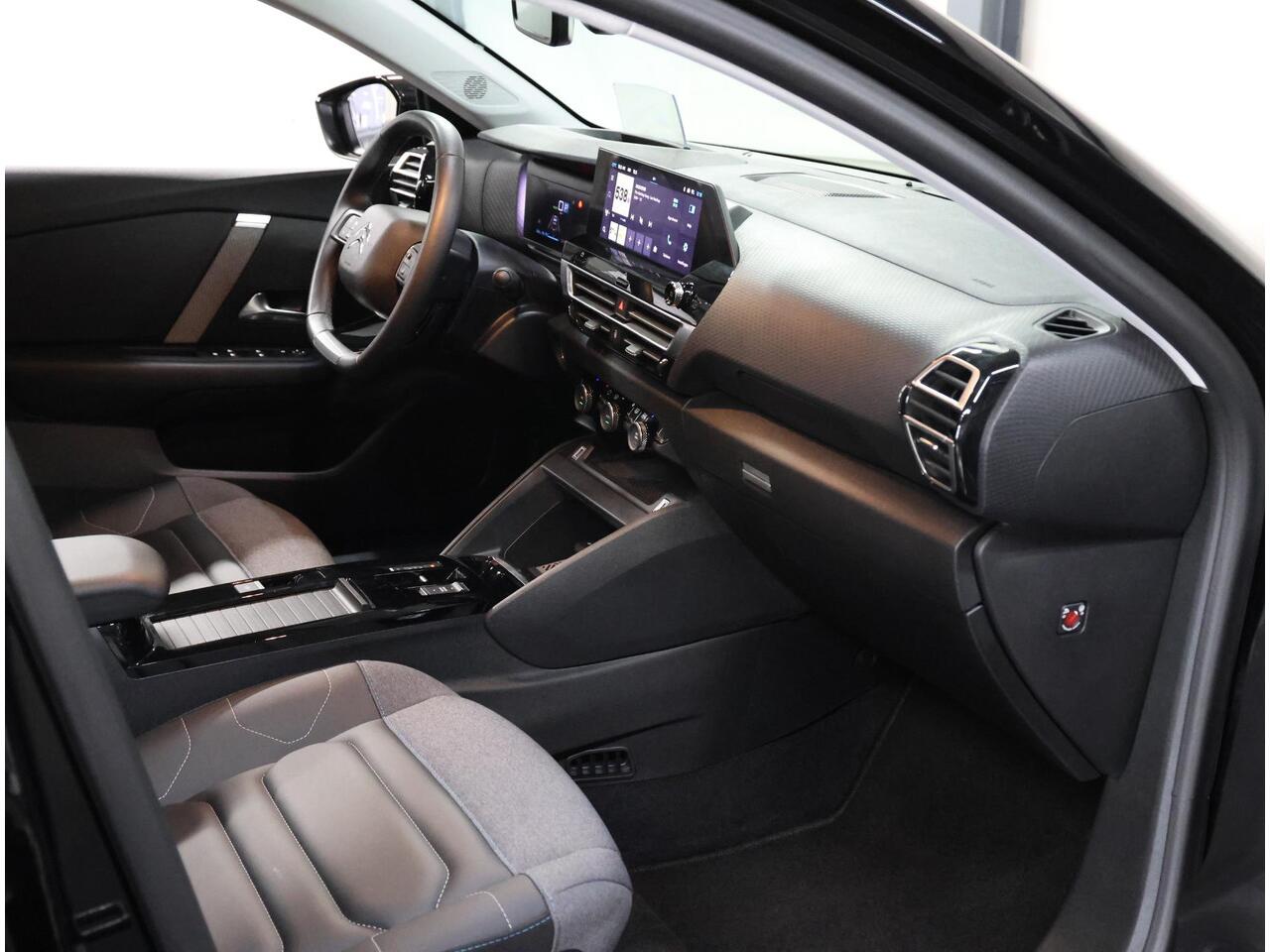 Citroen ë-C4 Max 54 kWh 156PK | ACCURAPPORT 96%| AppleCarPlay/AndroidAuto | Navigatie | Adaptive Cruise Control | Climate Control | Camera | LMV | LED | Armsteun | Isofix | Privacy Glass | Parkeersensoren |