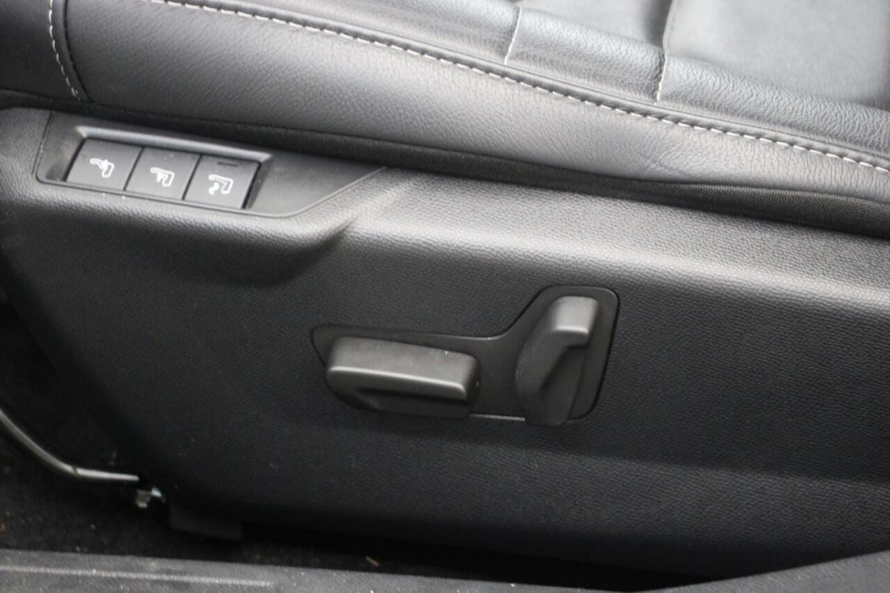 Citroen ë-C4 Shine Pack Business 50 kWh - Carplay, Navi, Camera, Cruise, Stoelverw. Headup Display, Massage.