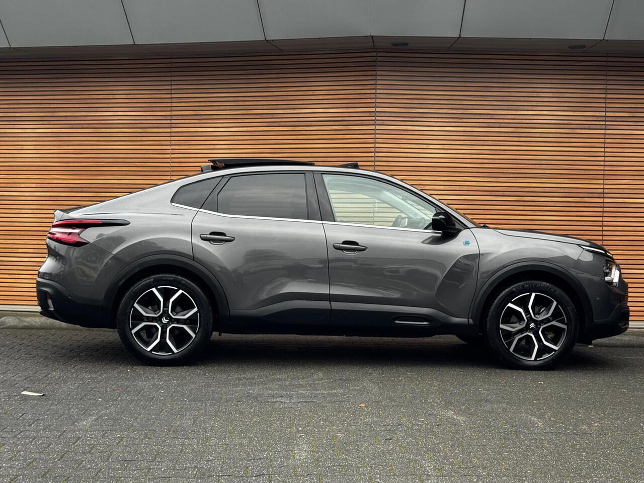 Citroen ë-C4 X Shine 50 kWh Panoramadak / Camera / Winterpack