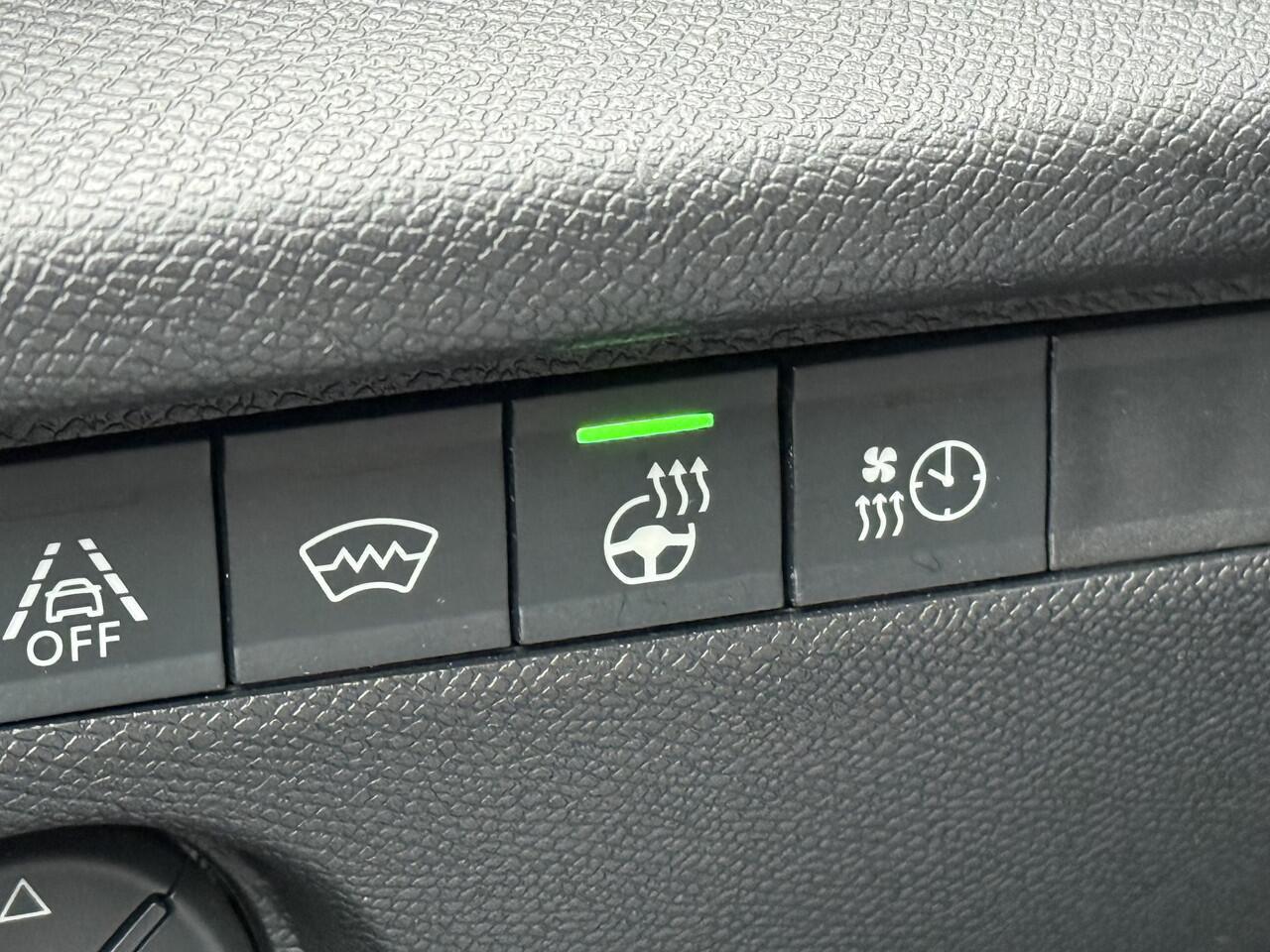 Citroen ë-C4 BJR 2023 Shine Pack Business 136 PK 50 kWh STOELVERWARMING | CAMERA | CLIMA | LEDER