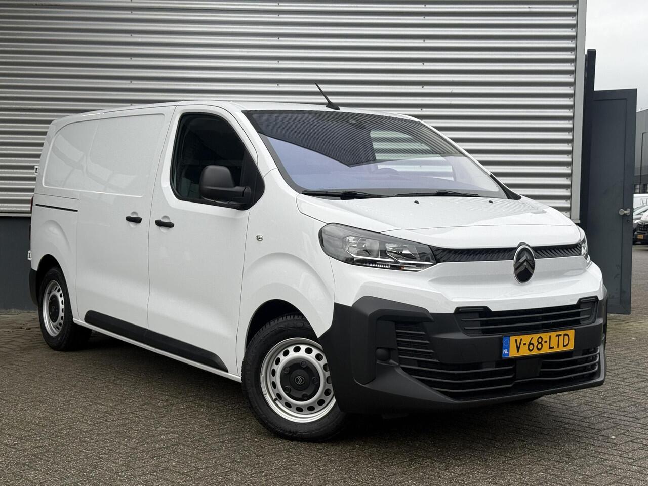 Citroen ë-Jumpy L2 75 kWh 136pk | Airco | Cruise control | Bluetooth radio | Audiobediening stuurwiel | Parkeersensoren achter | Bestuurdersstoel comfort | Bank voorpassagiers | Tussenwand comfort met raam | Reservewiel