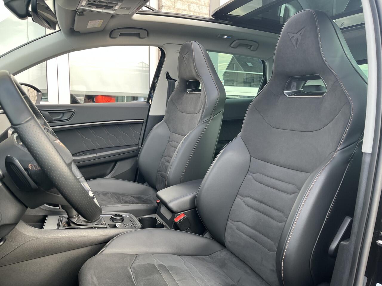 Cupra Ateca 1.5 TSI Performance / AUTOMAAT/ 12.000 KM/ TREKHAAK/ PANO/ CAMERA/ PARK. SENSOREN/ CRUISE/ ELEK. ACHTERKLEP/ VIRTUAL COCKPIT/ STOEL-STUURVERWARM./ PARK ASSIST/ FULL LINK/ NAVI/ CLIMA/ DAB/ 19" LMV