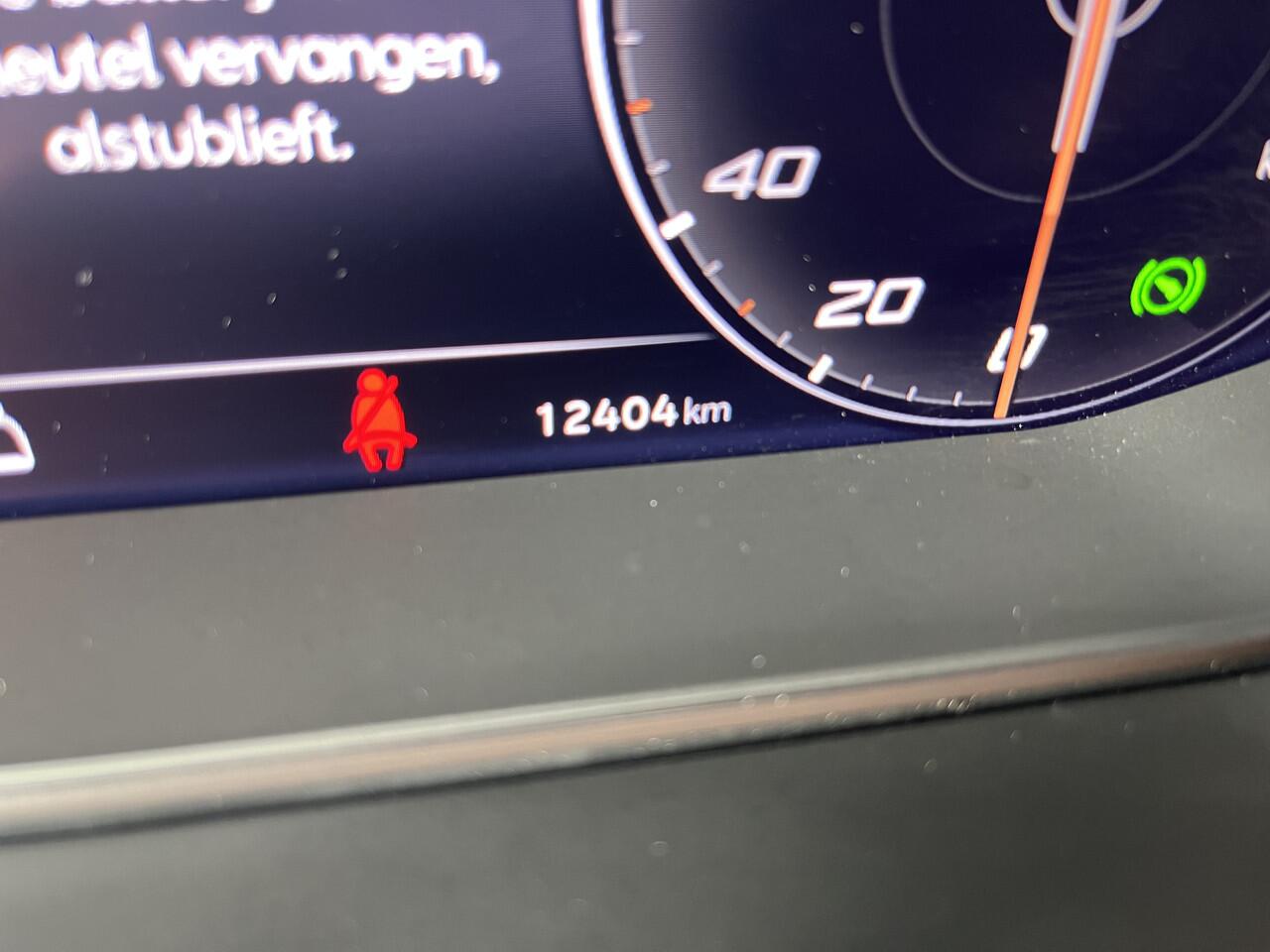 Cupra Ateca 1.5 TSI Performance / AUTOMAAT/ 12.000 KM/ TREKHAAK/ PANO/ CAMERA/ PARK. SENSOREN/ CRUISE/ ELEK. ACHTERKLEP/ VIRTUAL COCKPIT/ STOEL-STUURVERWARM./ PARK ASSIST/ FULL LINK/ NAVI/ CLIMA/ DAB/ 19" LMV