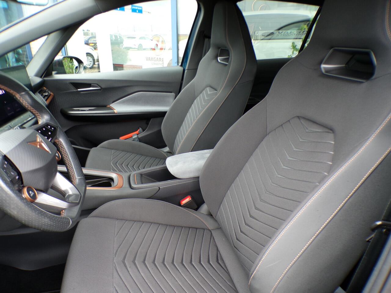 Cupra Born Adrenaline 62 kWh, SOH 95.4 % / LED / Camera + Sensoren / Carplay + Android Auto / Stoelverwarming / 19' LMV