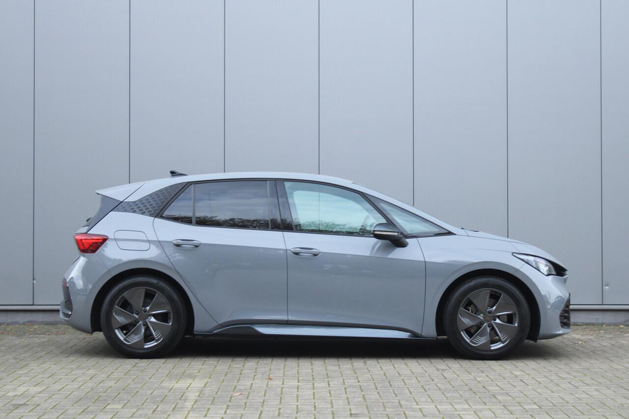 Cupra Born Business 204pk 62 kWh | Achteruitrijcamera | Adaptieve Cruise | Stoel- & Stuurverwarming | Apple CarPlay / Android Auto