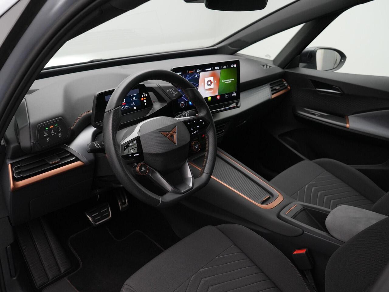 Cupra Born Performance 82 kWh 231 pk eBoost | Achteruitrijcamera | Navigatie | Stuur verwarmd