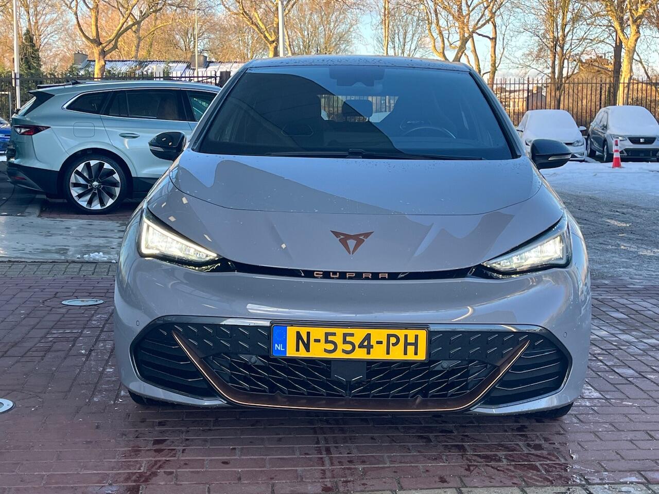 Cupra Born Adrenaline One 62 kWh 204pk / Navigatie / Camera / LED / Keyless / Parkeersensoren / 19''LMV
