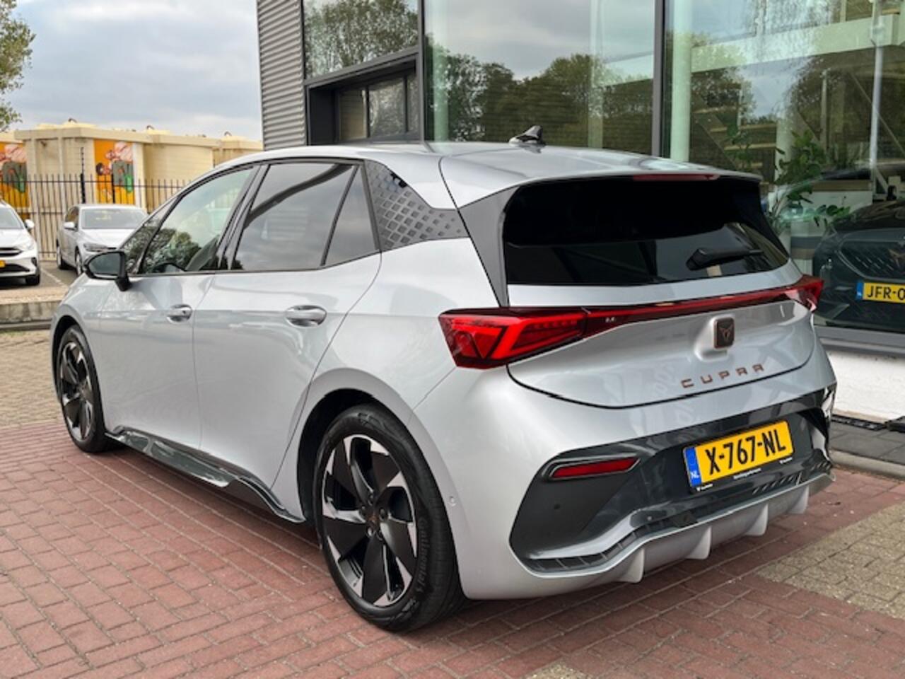 Cupra Born Adrenaline 62 kWh / 231pk / Cupra Supersport Stuur / 360 Camera / 19" LMV / Dode Hoek