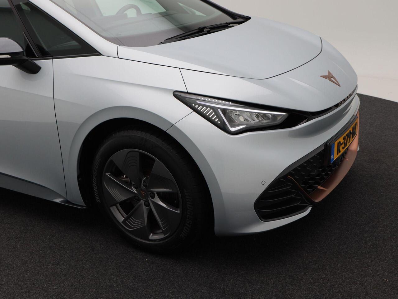 Cupra Born Business 62 kWh 204 Pk Automaat | Navigatie | Adaptive Cruise | 18 Inch | Privacy Glass | Camera | 78.082 km!!