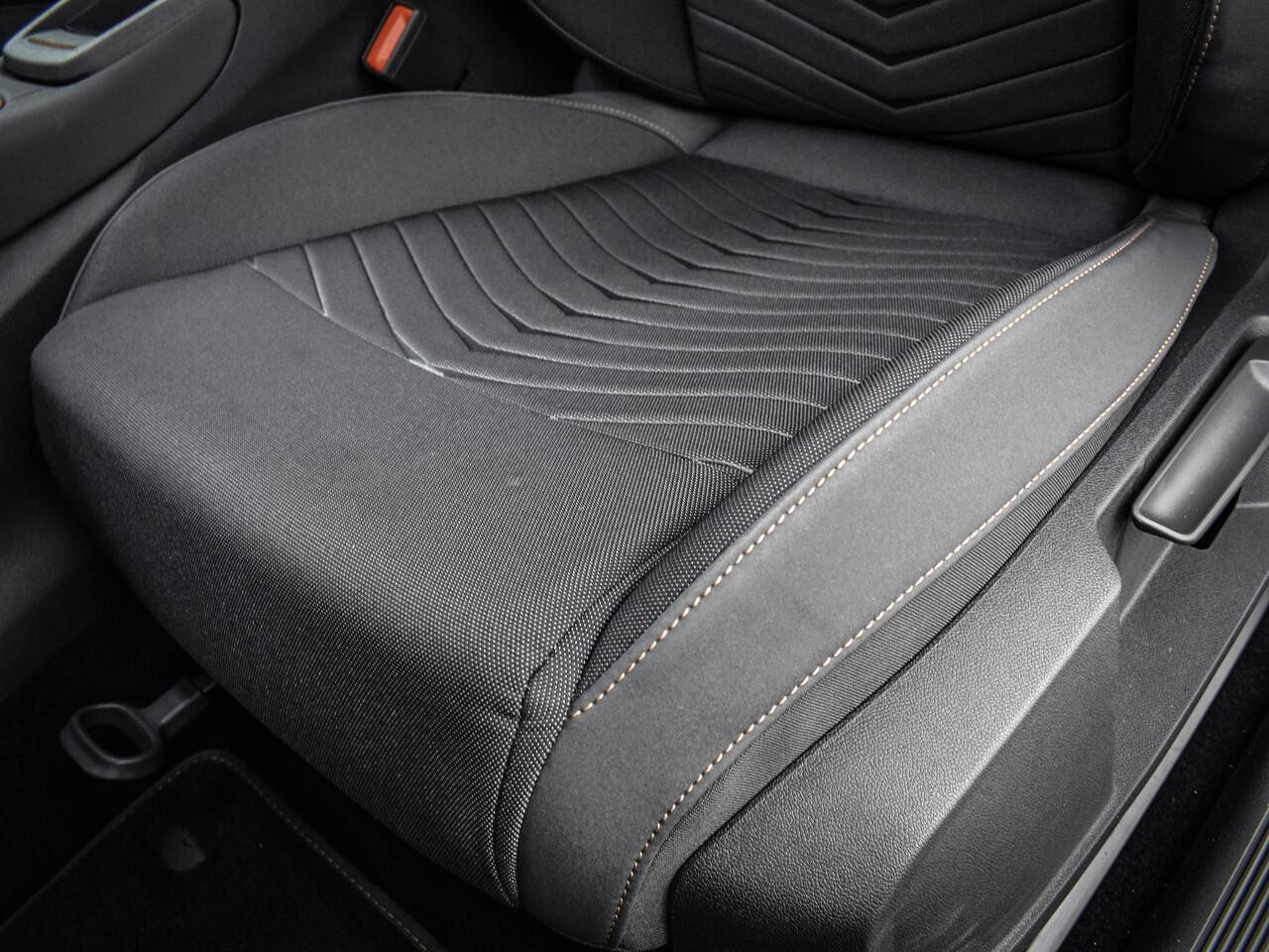 Cupra Born 204pk Business 62 kWh · Camera · Apple/Android Car Play · Navigatie · P-Sensoren · Verkeersbord Herkenning · 18'' Inch ·