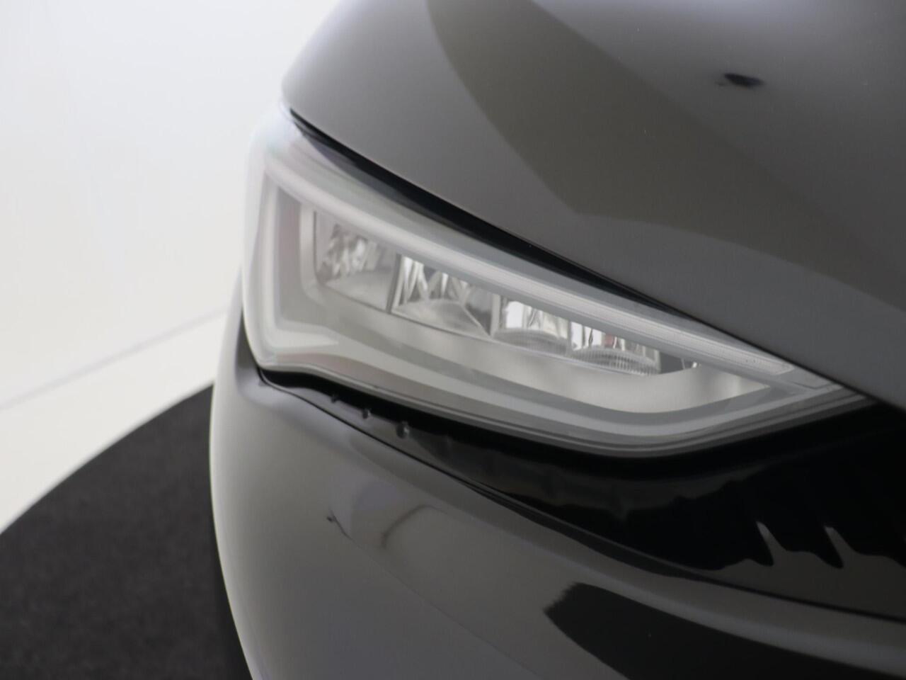 Cupra Born Business Plus 62 kWh | SOH 91% | Parkeerassistent | Keyless | Stoelverwarming | Navigatie | Elektrisch inklapbare buitenspiegels | CarPlay | Achteruitrijcamera |