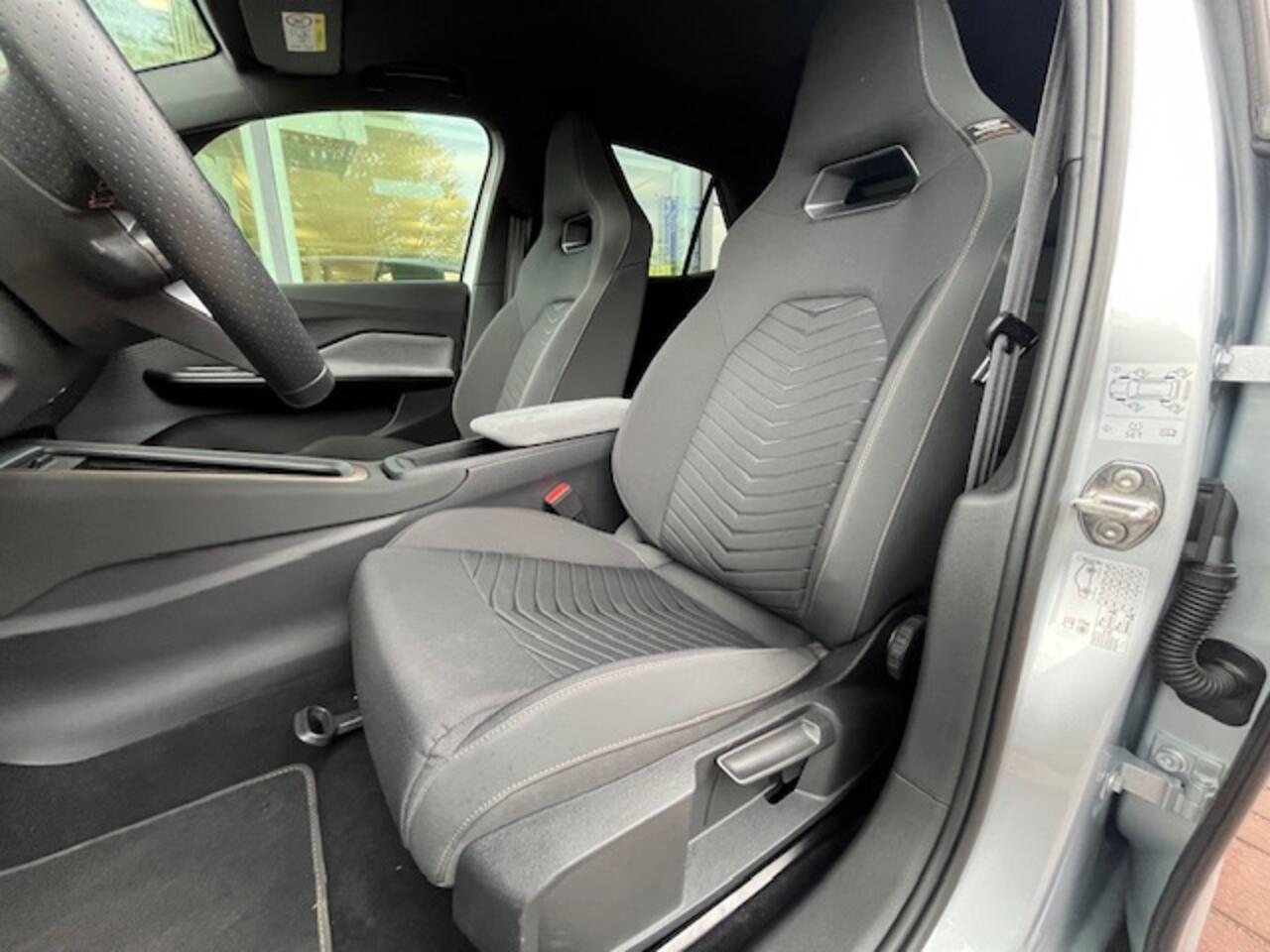 Cupra Born Adrenaline 62 kWh / 231pk / Cupra Supersport Stuur / 360 Camera / 19" LMV / Dode Hoek