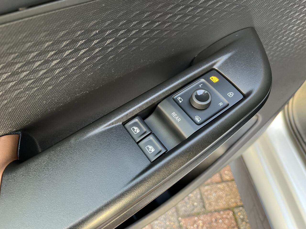 Cupra Born Adrenaline One 62 kWh / 89% SOH/ CAMERA/ PARK. SENSOREN + CAMERA/ STOELVERWARM./ ADAPT. CRUISE/ NAVI/ FULL LINK/ CLIMA/ LED/ DAB/ 19" LMV