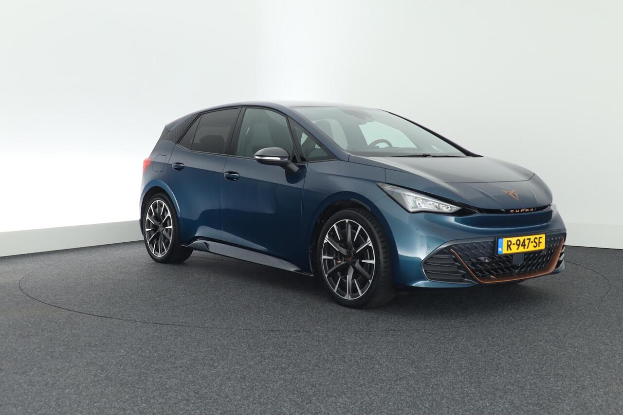 Cupra Born Performance 231pk 62 kWh SOH 89% Alcantara Sportstoelen Camera Stoelverwarming Keyless Elek. Verstelbare Stoelen Beats