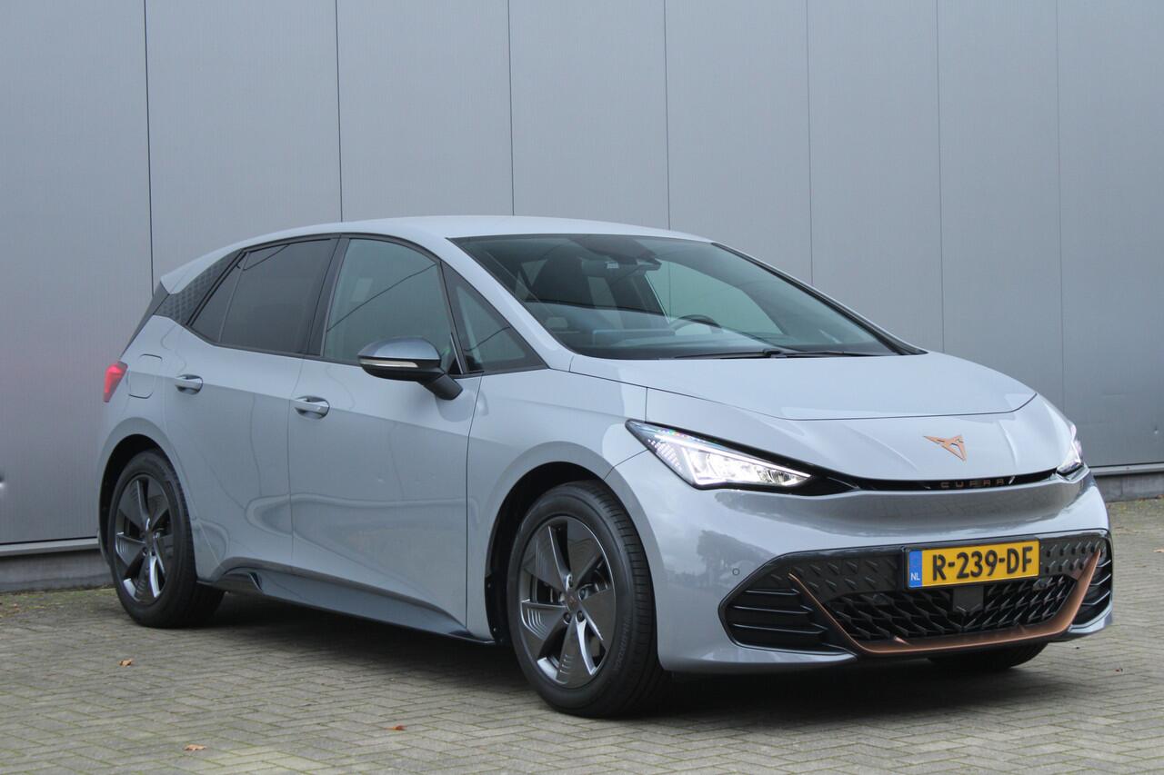 Cupra Born Business 204pk 62 kWh | Achteruitrijcamera | Adaptieve Cruise | Stoel- & Stuurverwarming | Apple CarPlay / Android Auto