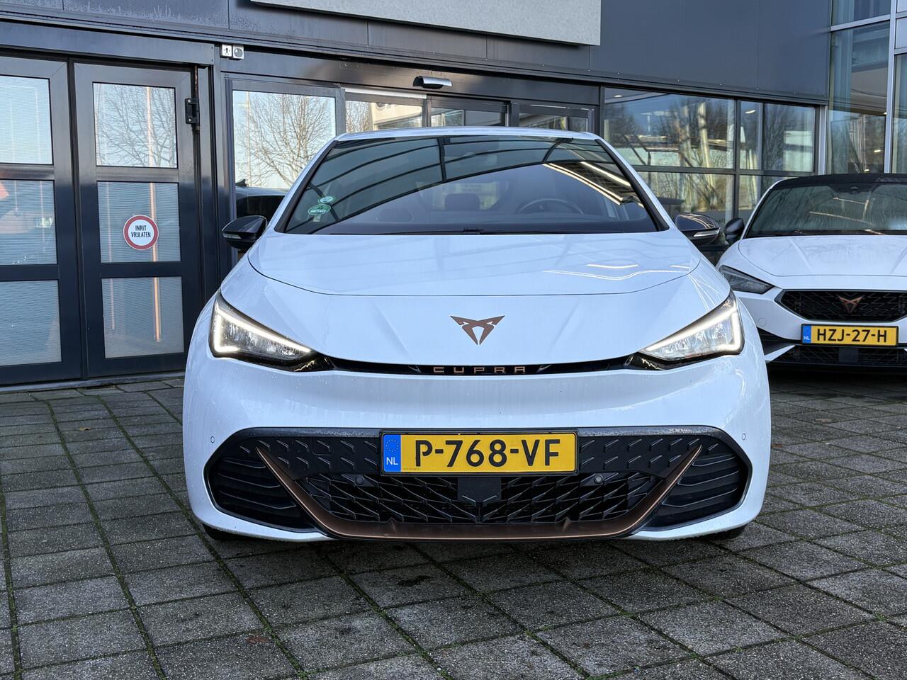 Cupra Born Performance One 62 kWh Elektrische bestuurderstoel / Kuipstoelen / Camera