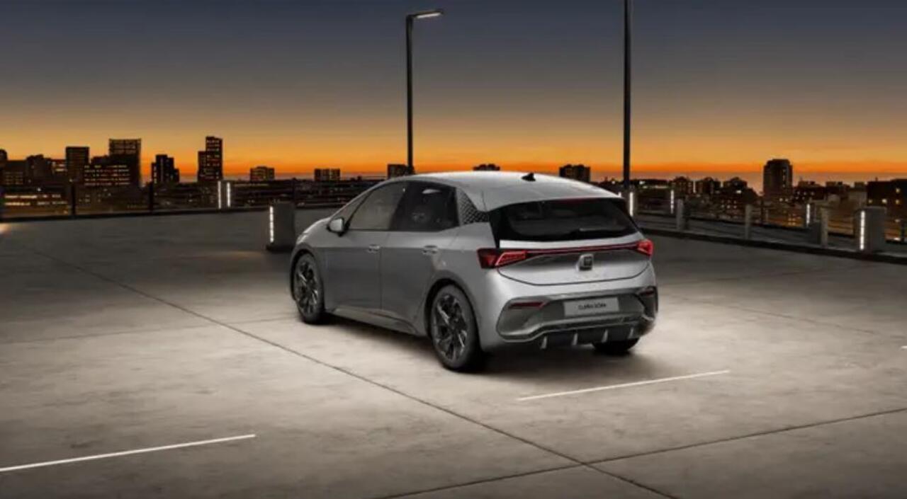 Cupra Born Business 58 kWh NIEUW / Camera / Sportstoelen / ACC