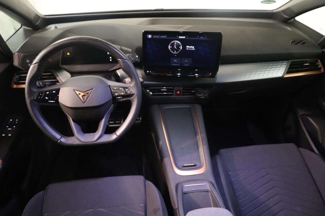 Cupra Born Adrenaline One 62 kWh | Parkeersensoren| Adaptieve cruise control | SoH 94,8% | Navigatie | Climate control | AppleCarplay AndroidAuto | LED koplampen |