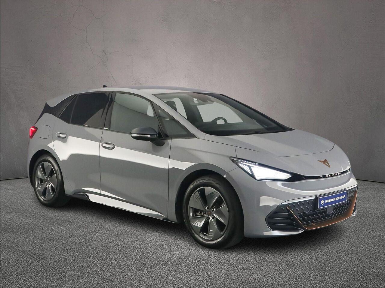 Cupra Born Business 204pk Automaat Adaptive cruise control, Navigatie, Achteruitrijcamera, Parkeersensoren, LED koplampen, Stuurwiel verwarmd, App connect