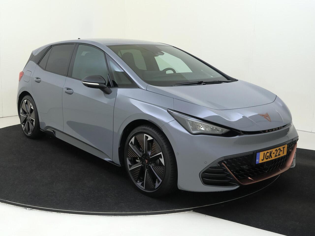 Cupra Born Performance Limited 84 kWh | Sennheiser audio | 360 graden camera | Elektrisch verstelbare stoelen | Carplay | Dodehoek sensor | Travel Assist | Navigatie
