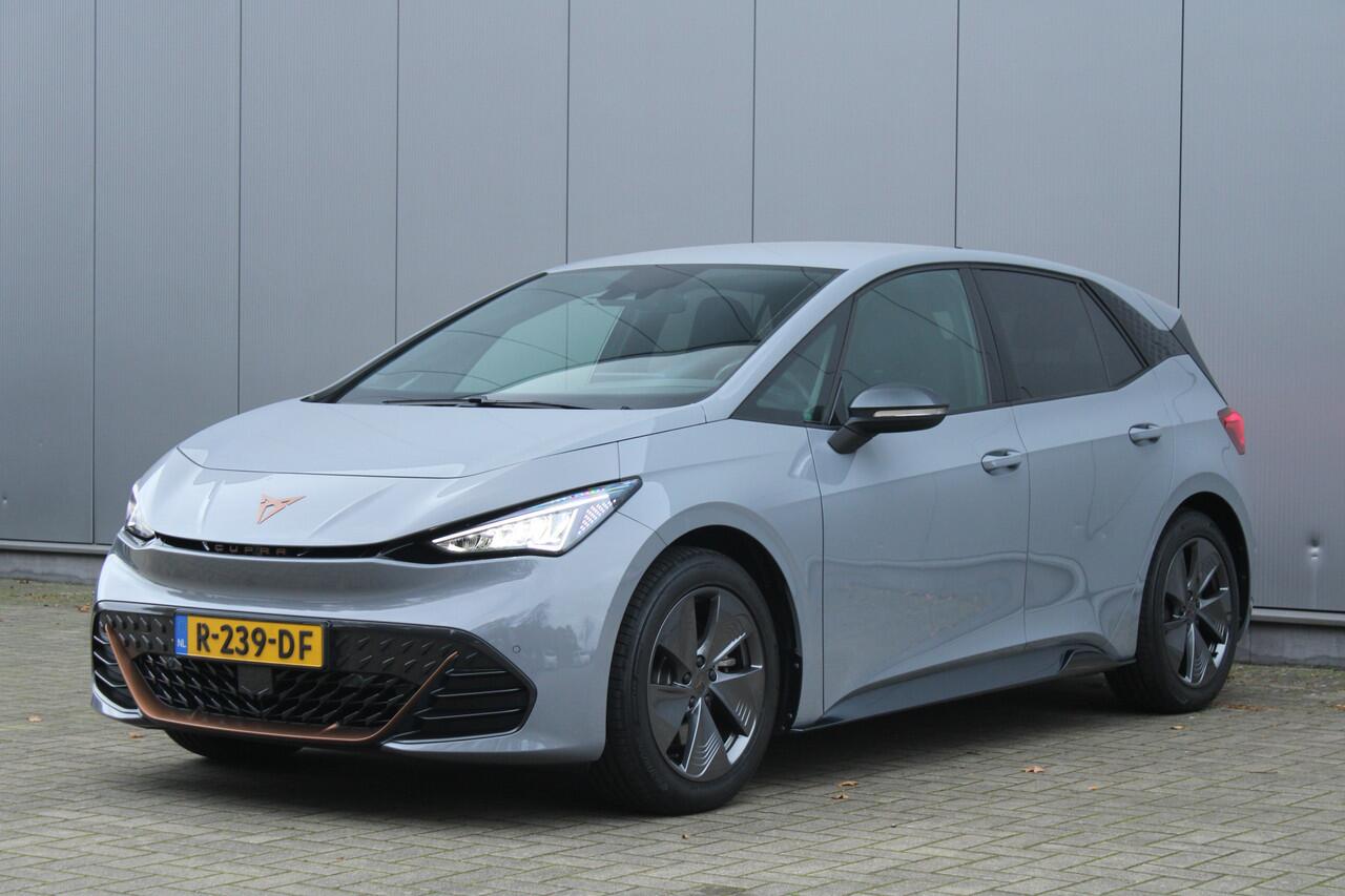 Cupra Born Business 204pk 62 kWh | Achteruitrijcamera | Adaptieve Cruise | Stoel- & Stuurverwarming | Apple CarPlay / Android Auto