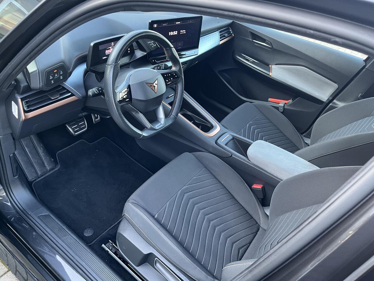 Cupra Born Business Plus 62 kWh / Camera / carplay / Led / Stuurverwarming