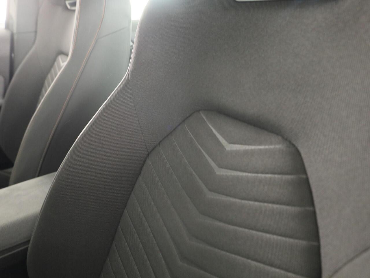 Cupra Born Business One 62 kWh 204pk | Navigatie | Adaptieve cruise controle | Verwarmbare voorstoelen | 18 inch Lichtmetalen velgen