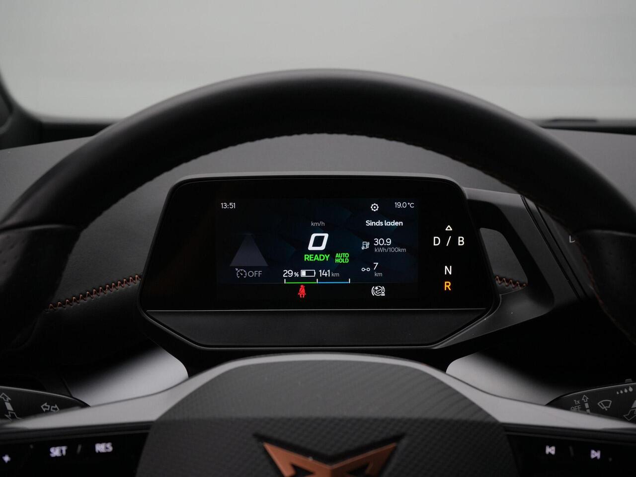 Cupra Born Performance 82 kWh 231 pk eBoost | Achteruitrijcamera | Navigatie | Stuur verwarmd