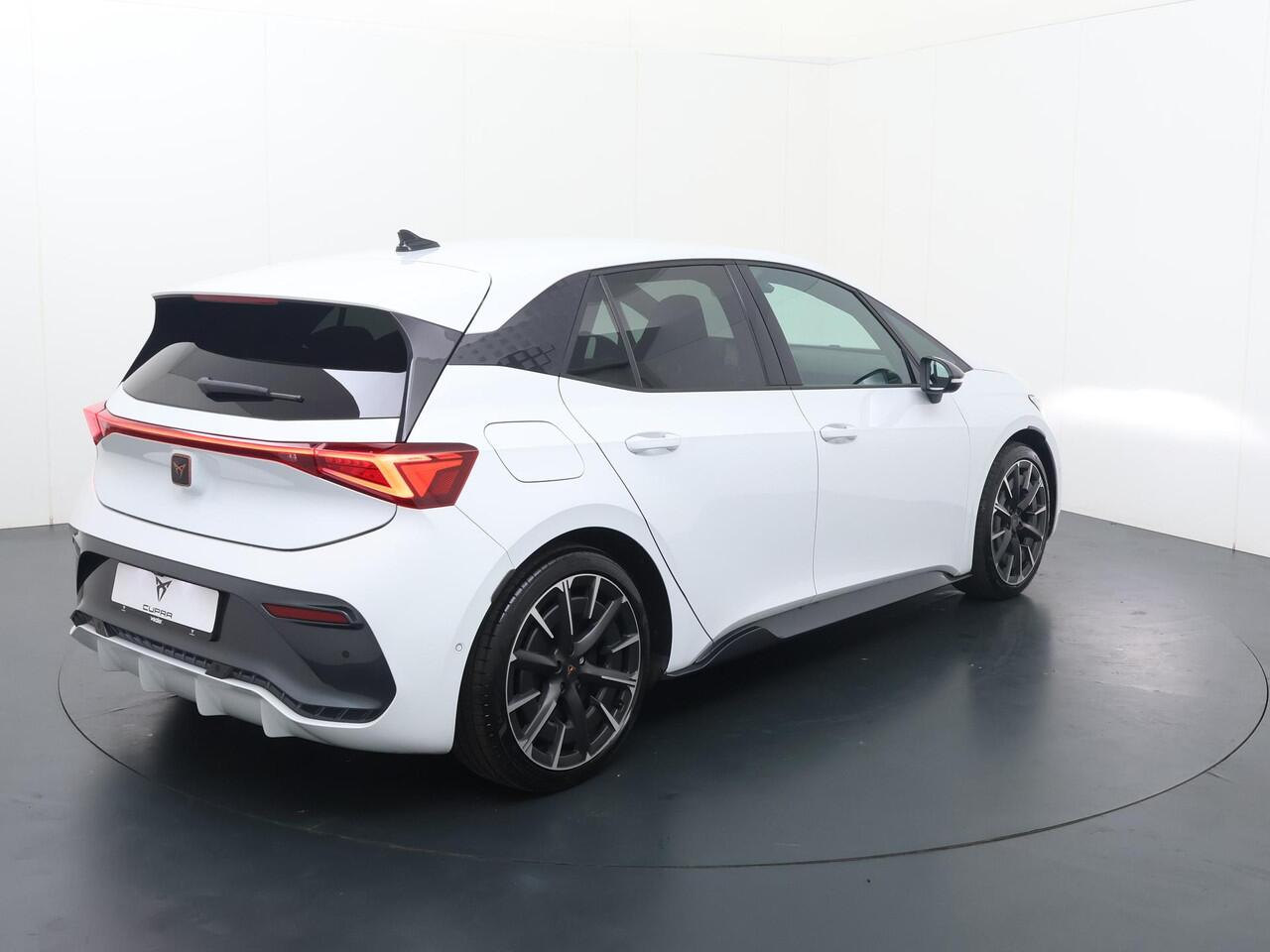 Cupra Born Performance 62 kWh | 231 PK | SoH 92% | Navigatiesysteem | Adaptive cruise control | Climate control | LED verlichting |