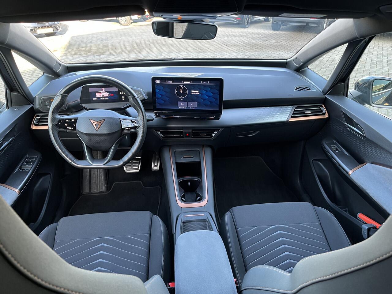 Cupra Born Business Plus 62 kWh / Camera / carplay / Led / Stuurverwarming