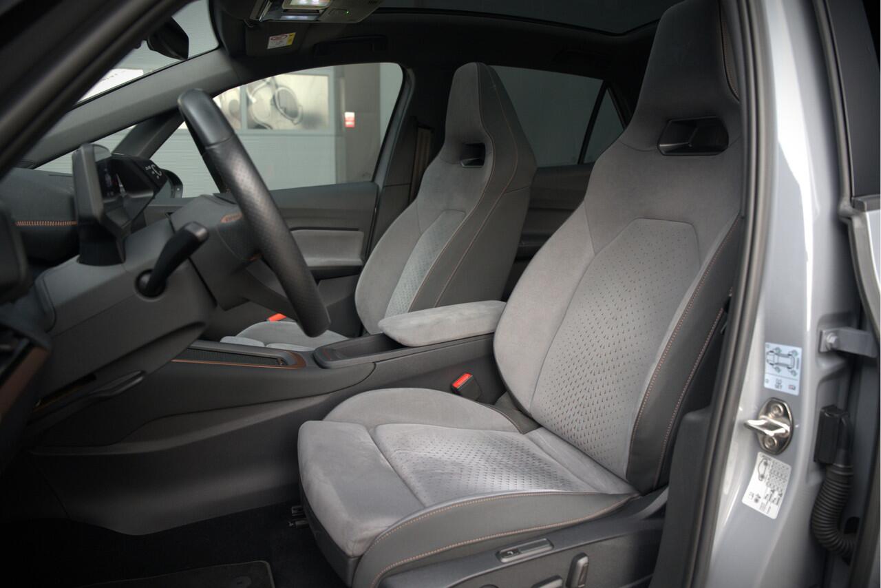 Cupra Born Copper Edition One 62 kWh | Panoramadak | 360 Camera | Elektrische Stoelen | Massage | Stuurverwarming | Head-Up Display | Keyless | Adaptive Cruise Control | Stoelverwarming | Apple Carplay | NAP | DAB |