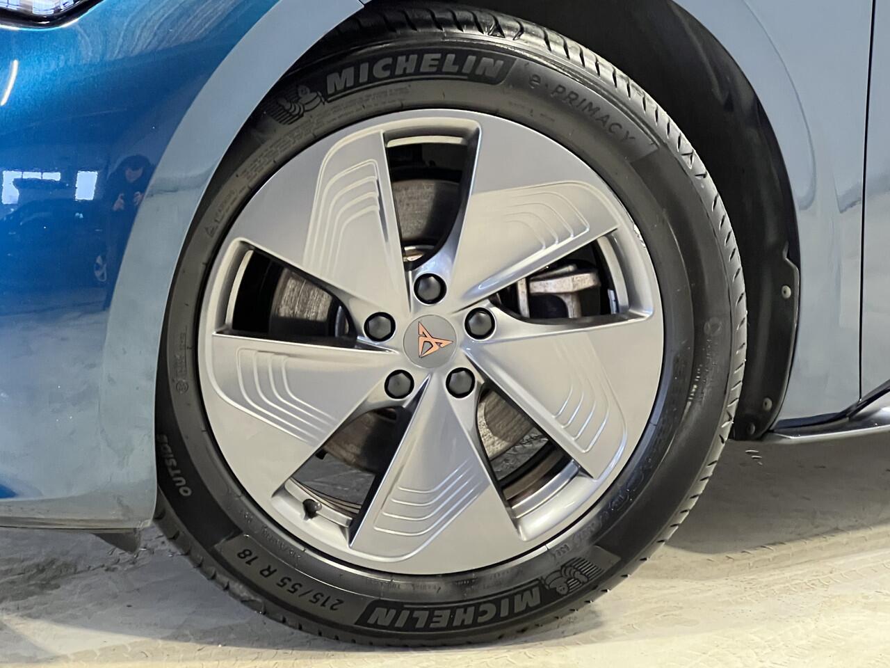 Cupra Born Business 62 kWh | SoH 95.5% | Navigatie/Android/Apple Carplay | LM Velgen 18" | PDC Voor en Achter | Stuurwiel Verwarmd | Cruise Control |