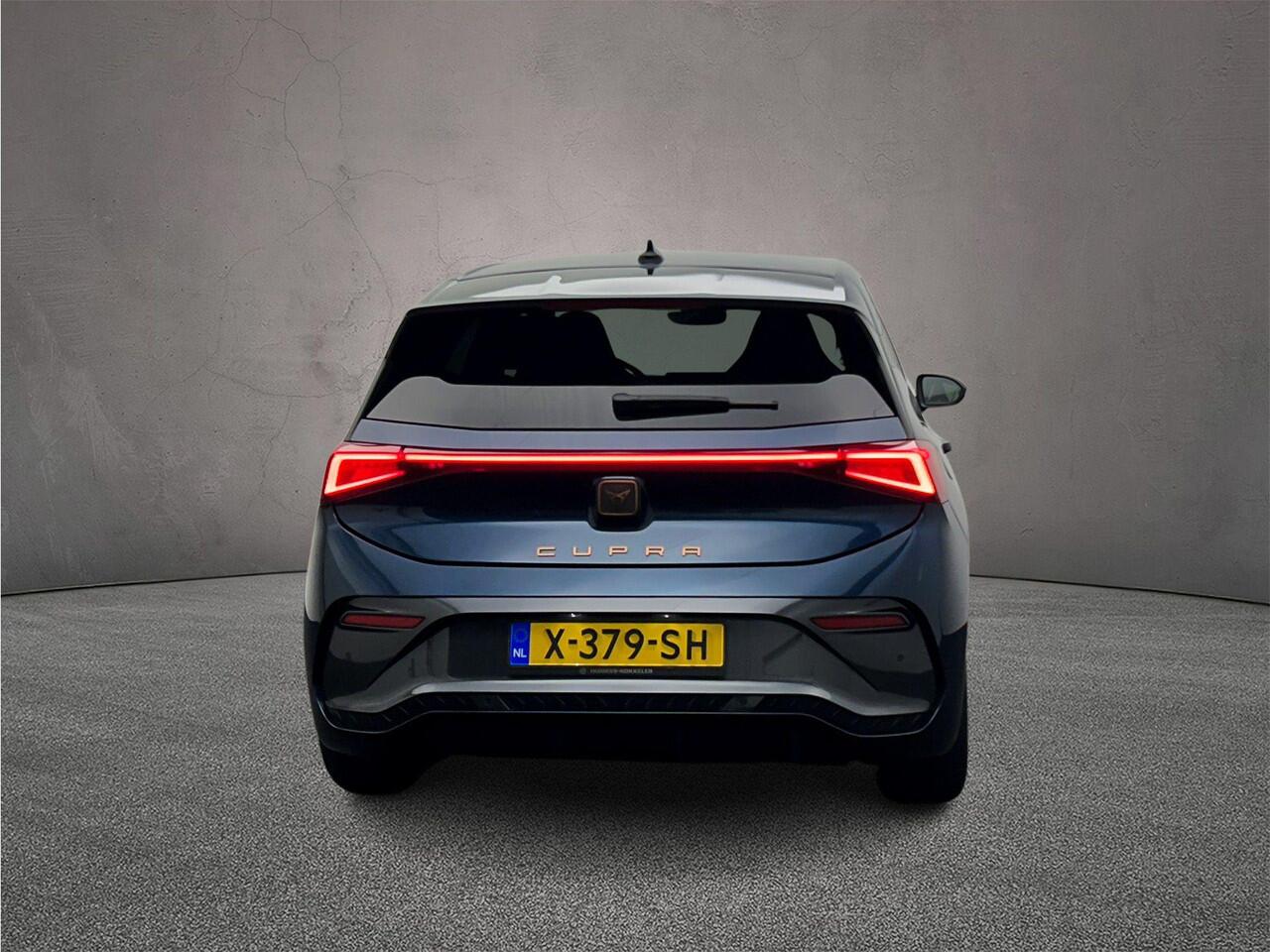 Cupra Born Adrenaline 230pk, 82 Kwh accu, Verwarmd Stuurwiel , Parkeersensoren, App connect, LED koplampen, Stoelverwarming, Airco, DAB, Radio