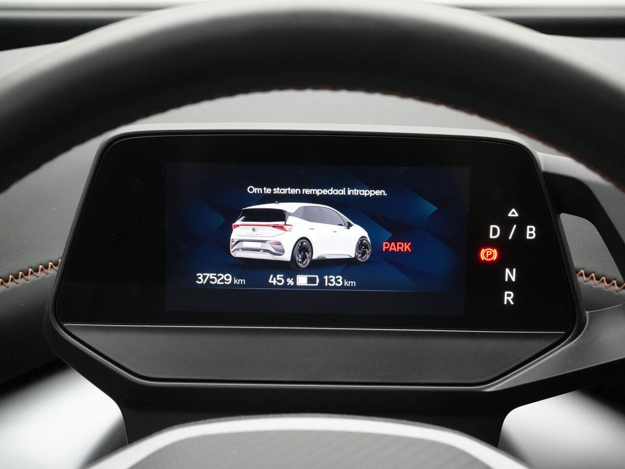 Cupra Born 82 kWh 231 pk Performance | Rondomzicht camera | Stuur-/stoelverwarming | Navigatie | Sportonderstel | 19 inch