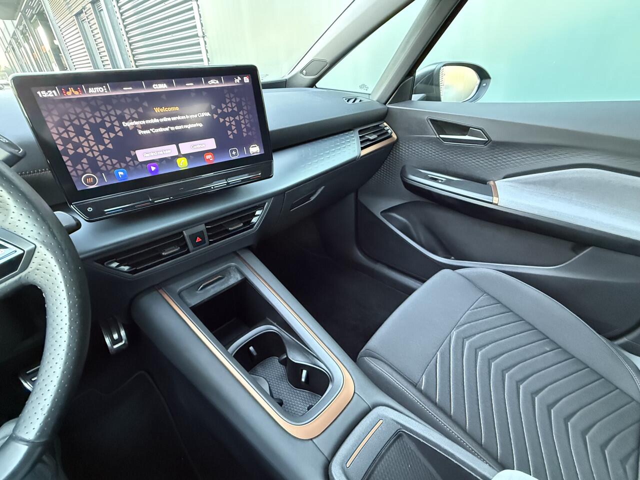 Cupra Born BWJ 2022 | SOH 92,4% BUS Adrenaline 204PK 62 kWh | PANO DAK | CAMERA A | 19'' LMV | STOELVERW | NAVI | CLIMA | CARPLAY |