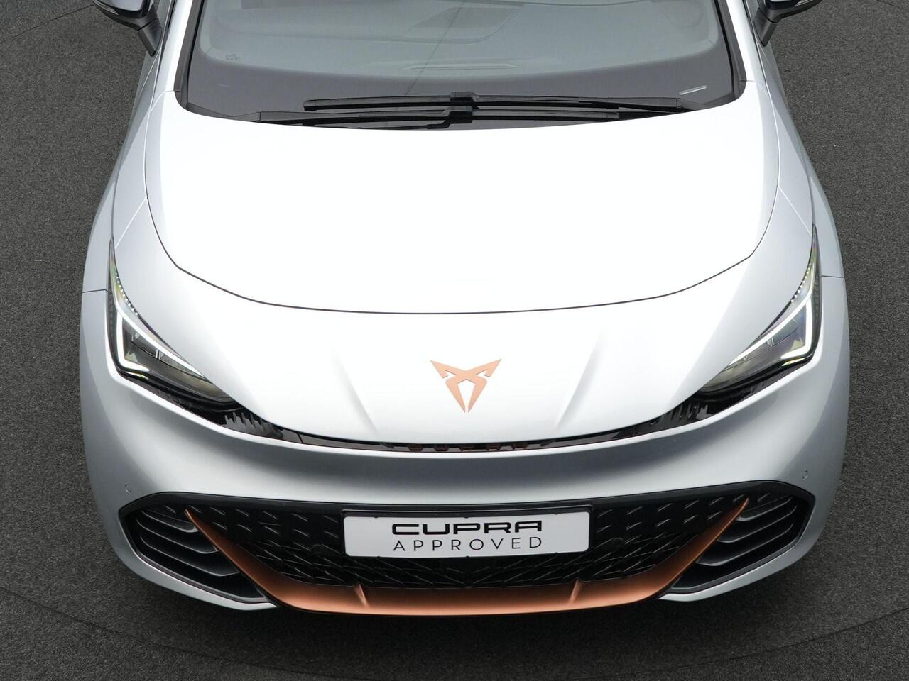 Cupra Born Performance 82 kWh 231 pk eBoost | Achteruitrijcamera | Navigatie | Stuur verwarmd