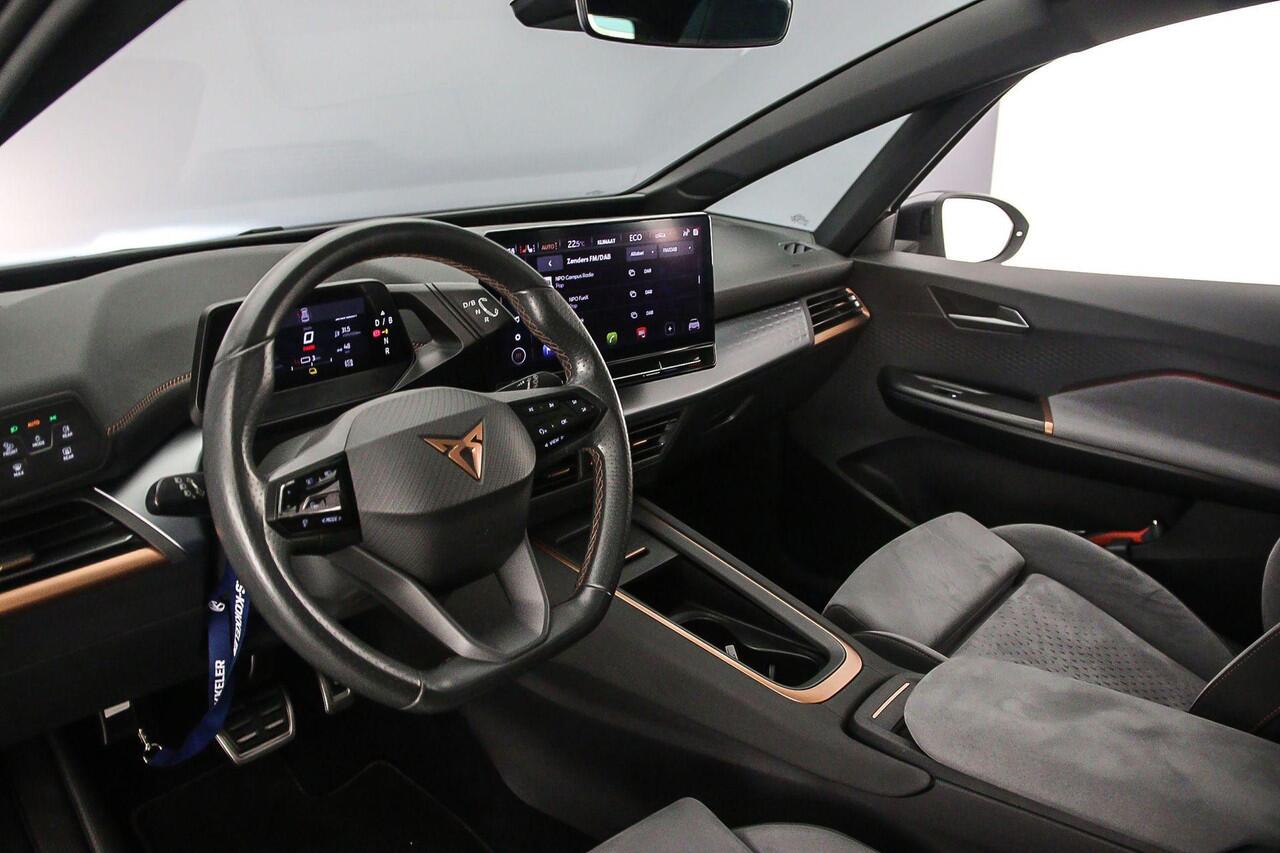 Cupra Born Copper Edition One 204pk Automaat Warmtepomp, Panoramadak, Adaptive cruise control, 360 camera, Navigatie, Achteruitrijcamera, LED koplampen, Stoelverwarming, Parkeersensoren