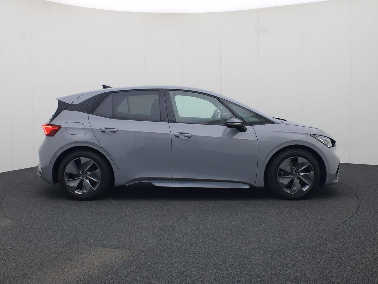 Cupra Born 204PK Business 62 kWh · Apple/Android Car Play · 360° Camera + Parkeersensoren · Navigatie