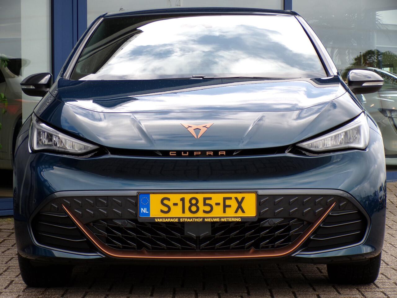 Cupra Born Adrenaline 62 kWh, LED / Camera + Sensoren / Carplay + Android Auto / Stoelverwarming / 19' LMV